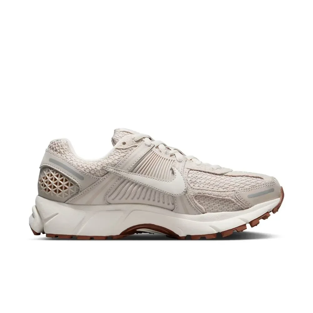Nike Women's Air Zoom Vomero 5 Light Orewood Brown FZ3780-101 Size 12.5 New